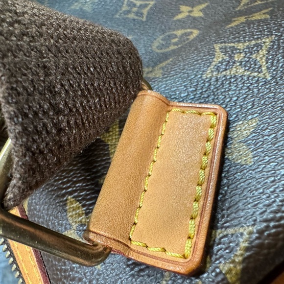 Authentic Louis Vuitton Bosphore backpack - Picture 7 of 13